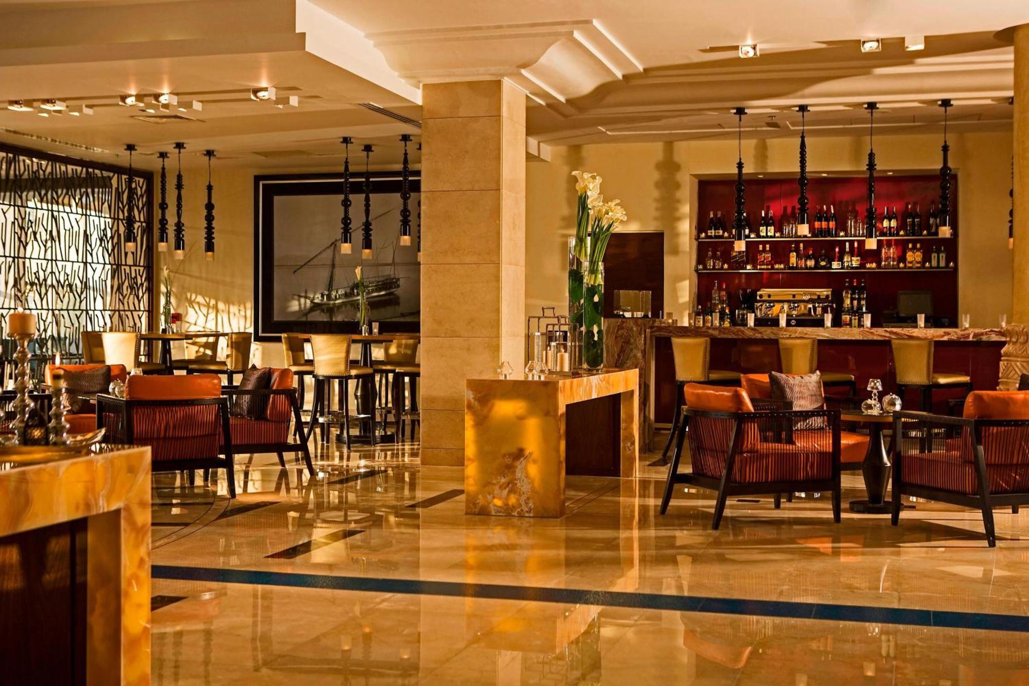 Renaissance Cairo Mirage City Hotel Kültér fotó The bar at the Four Seasons Hotel, Istanbul