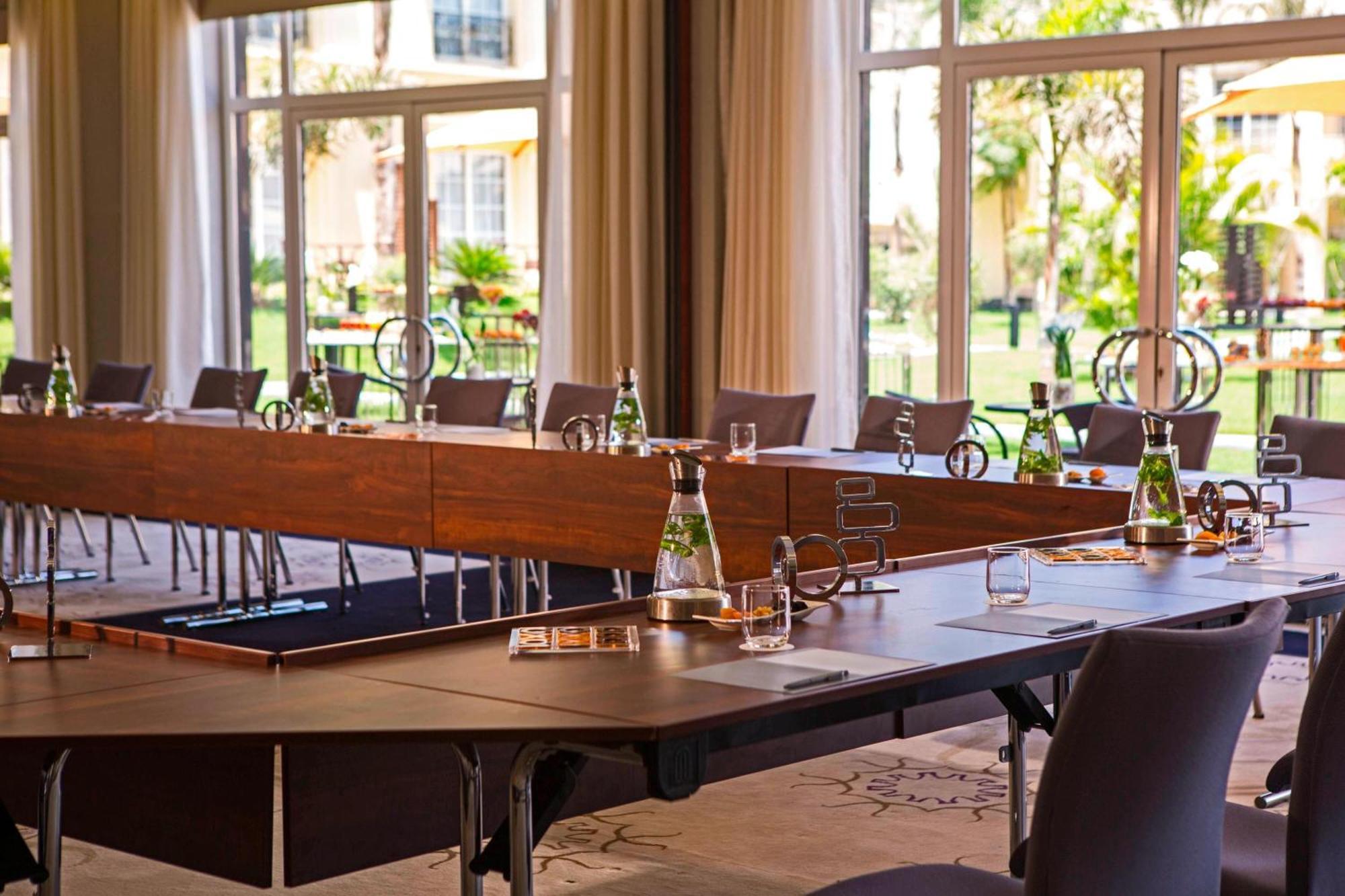 Renaissance Cairo Mirage City Hotel Kültér fotó Meeting room
