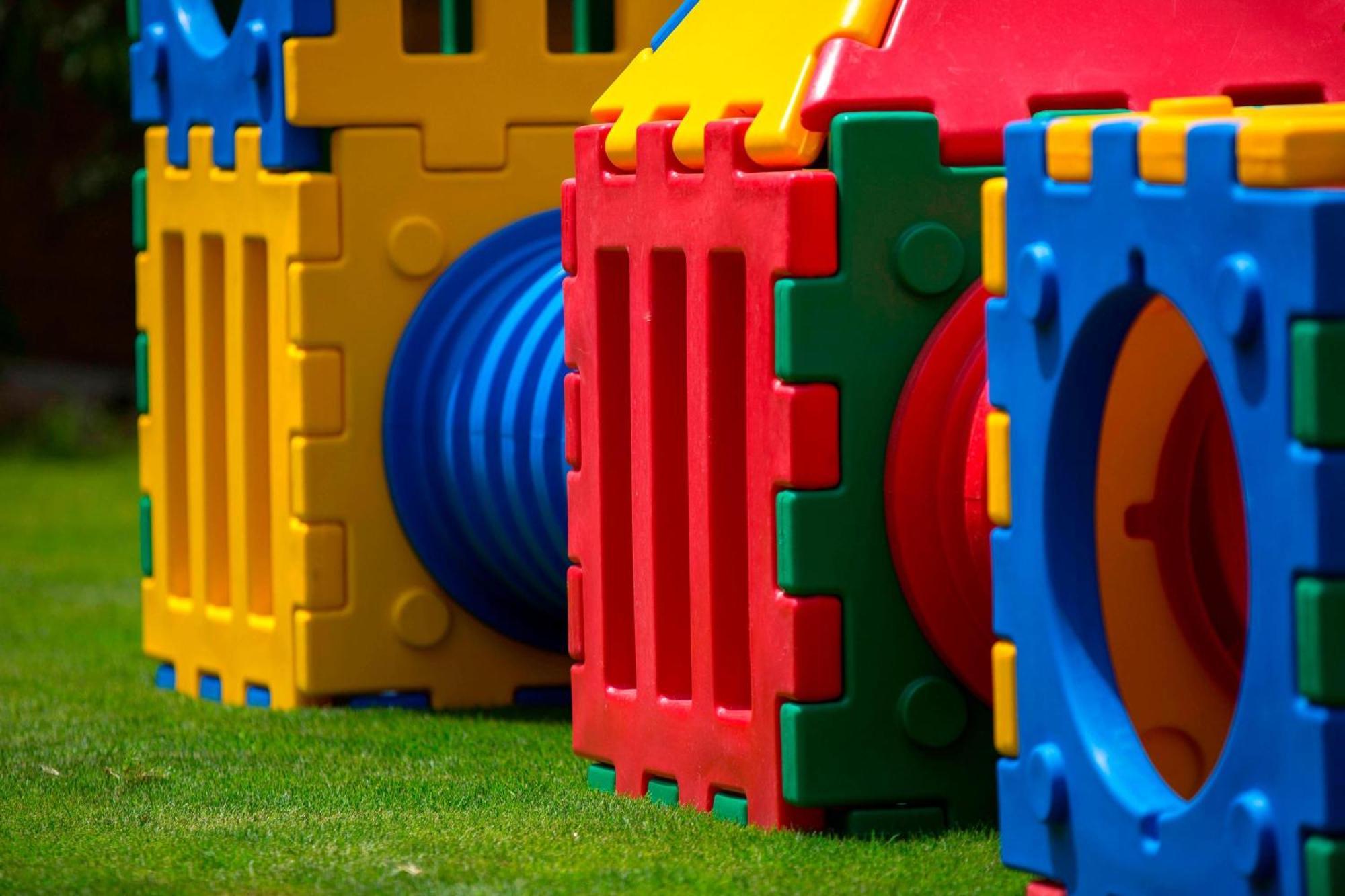 Renaissance Cairo Mirage City Hotel Kültér fotó Playground equipment