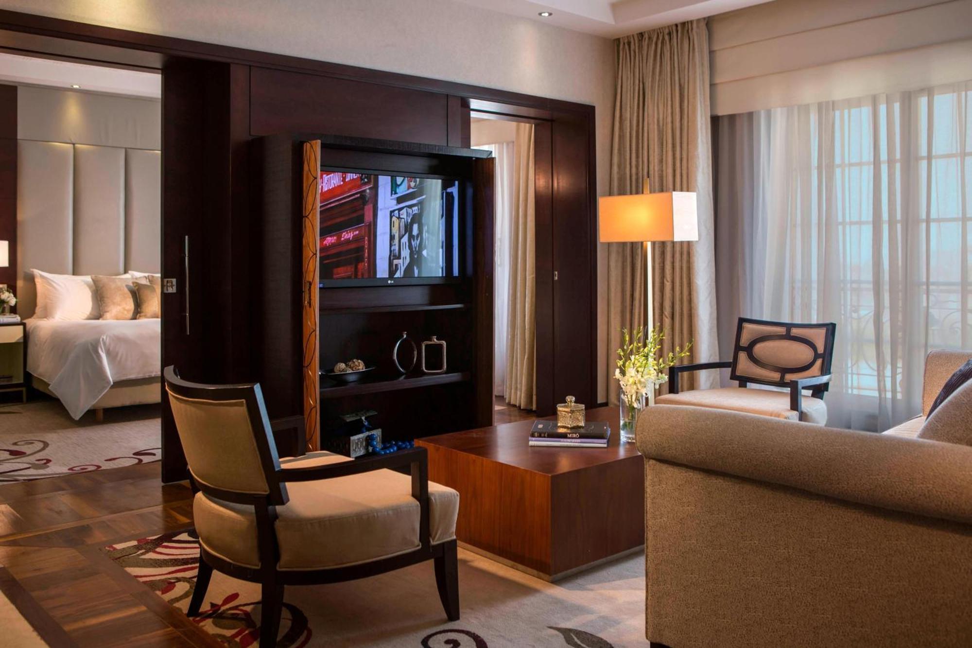 Renaissance Cairo Mirage City Hotel Kültér fotó A suite at the Taj Mahal Palace, Mumbai