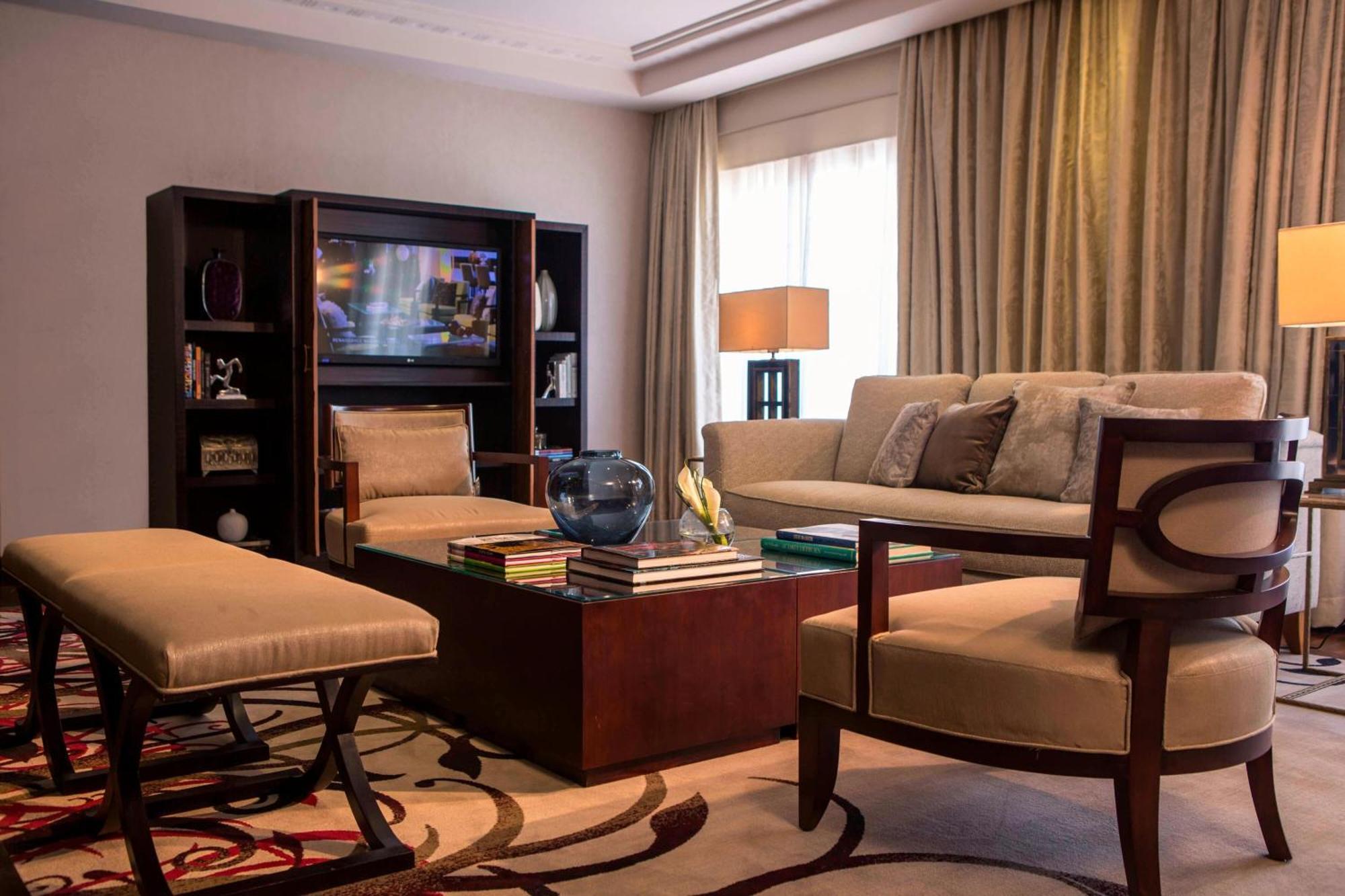 Renaissance Cairo Mirage City Hotel Kültér fotó Living room